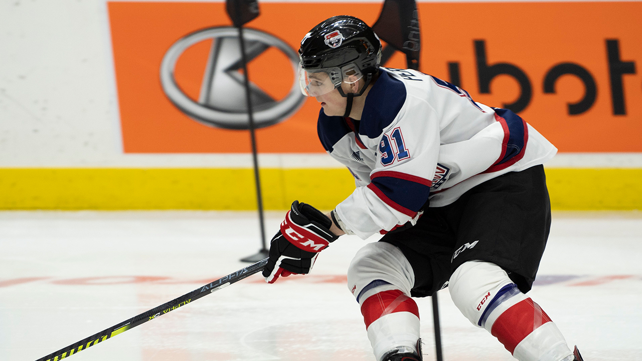 Cole Perfetti (91), pictured above during the CHL top prospects game. (Peter Power/CP)