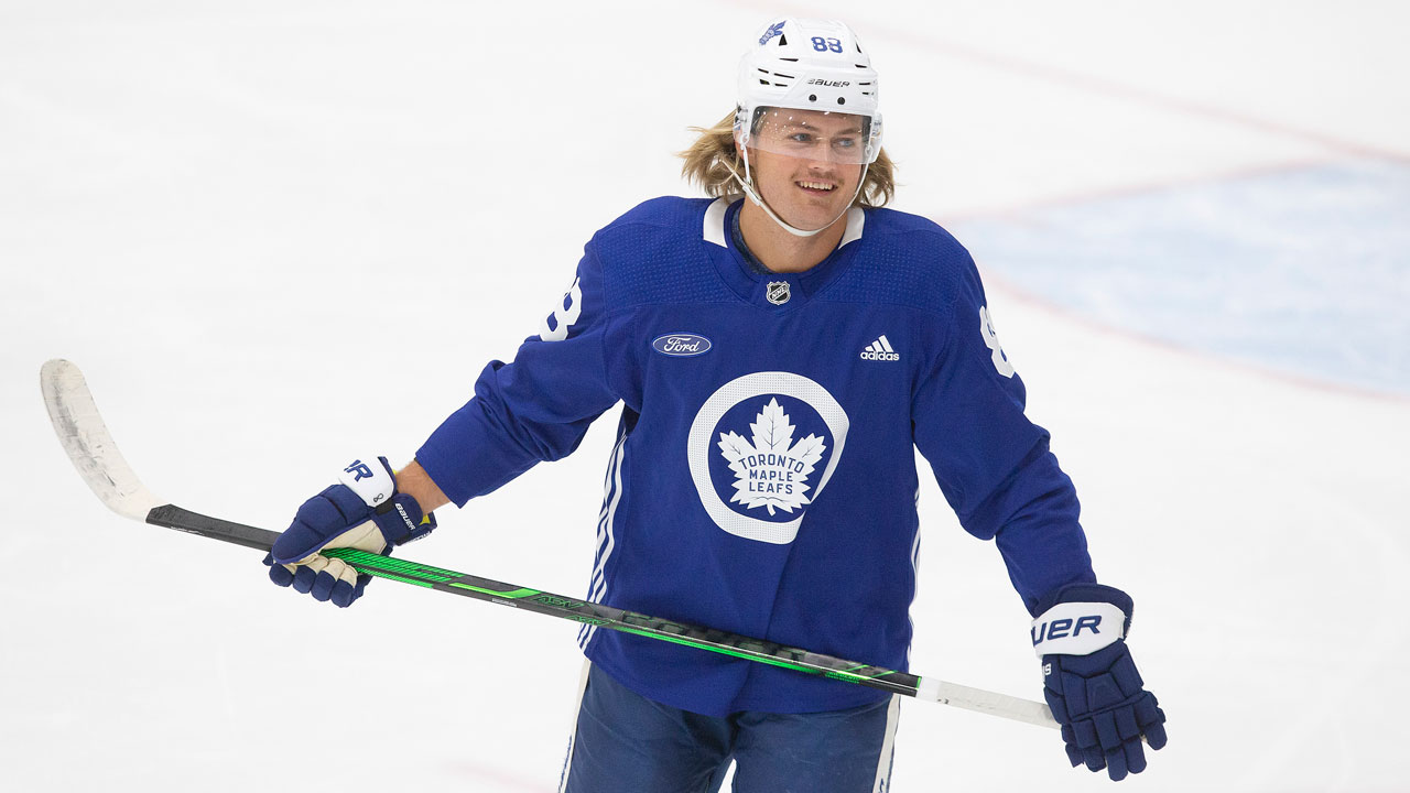 Toronto Maple Leafs Right Wing William Nylander in warmups wearing