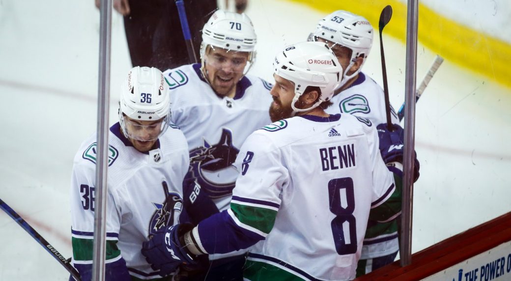 Canucks explode for 5 goals and pick up a rare roa