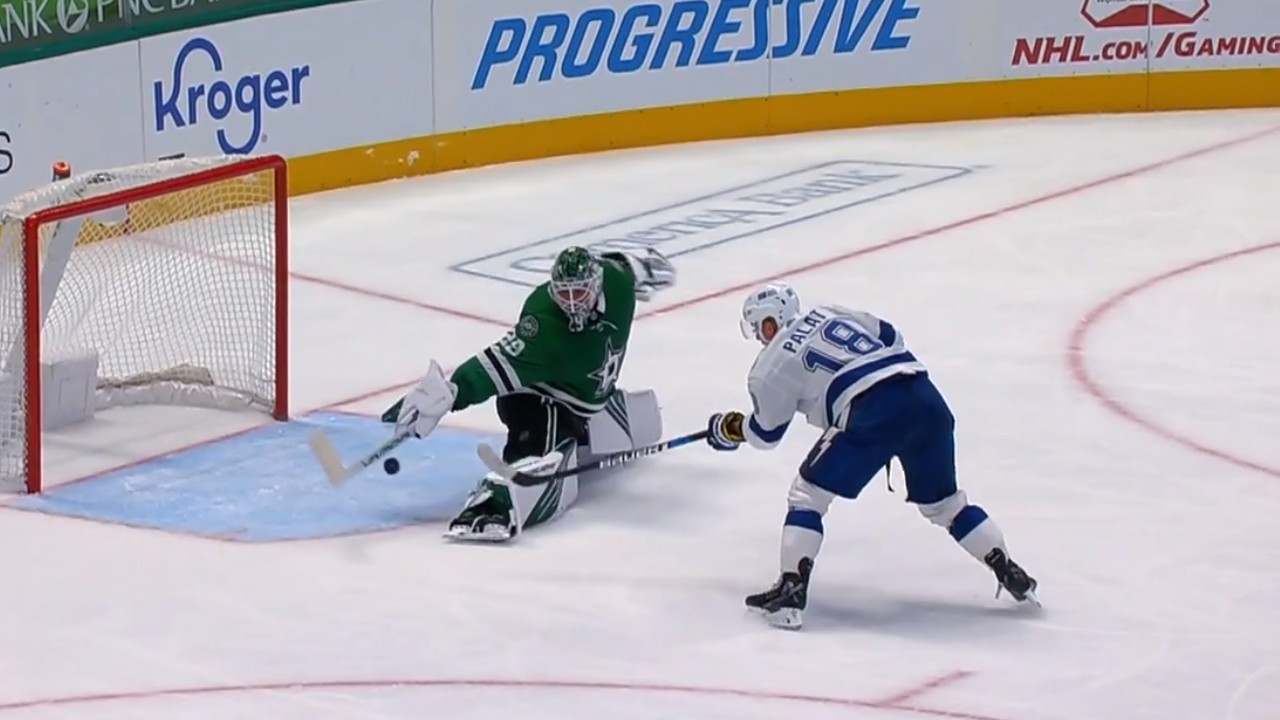 Oettinger robs Palat with eye-popping paddle save 