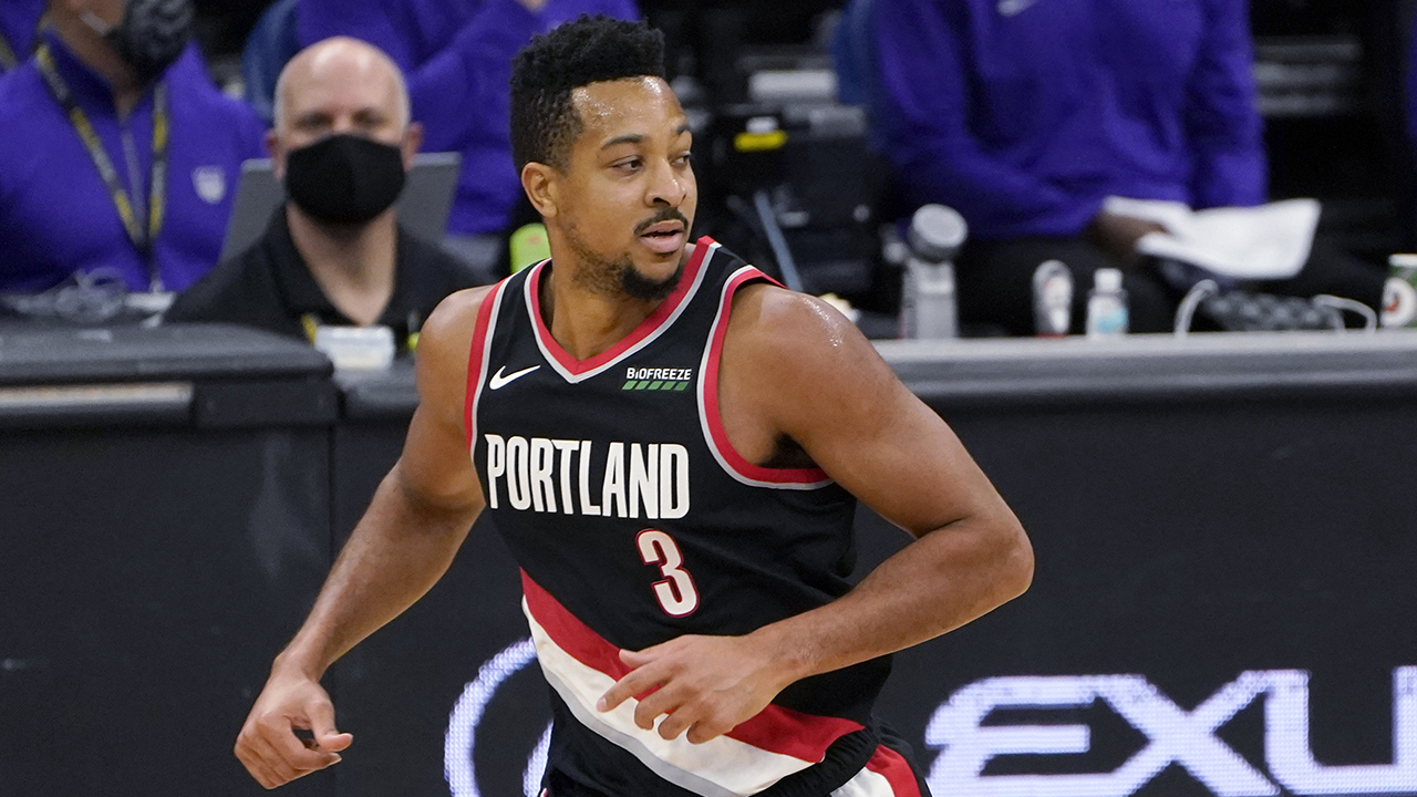 CJ McCollum agrees to contract extension with Pelicans