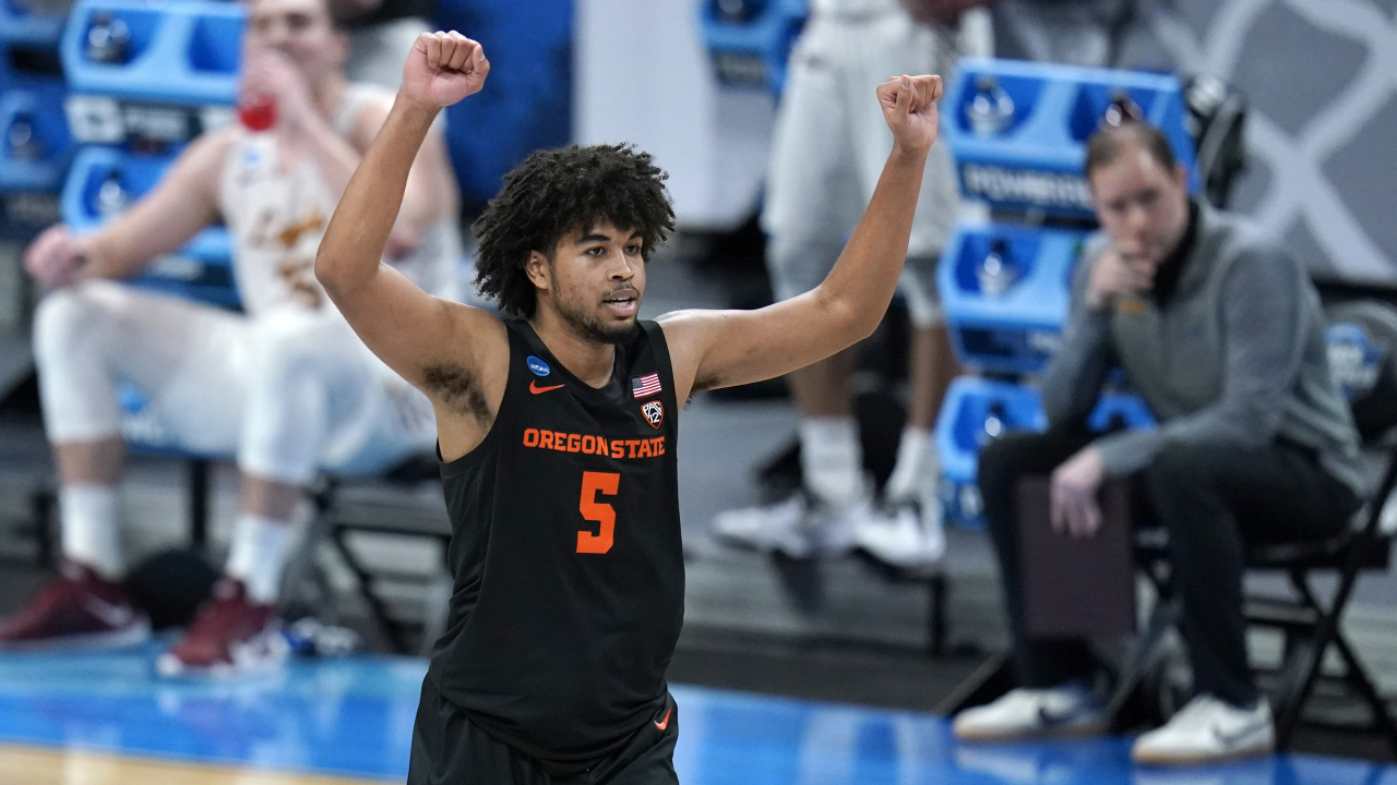 Oregon State guard Ethan Thompson celebrates during the second half of a Sweet 16 game against Loyola Chicago. (Jeff Roberson/AP)