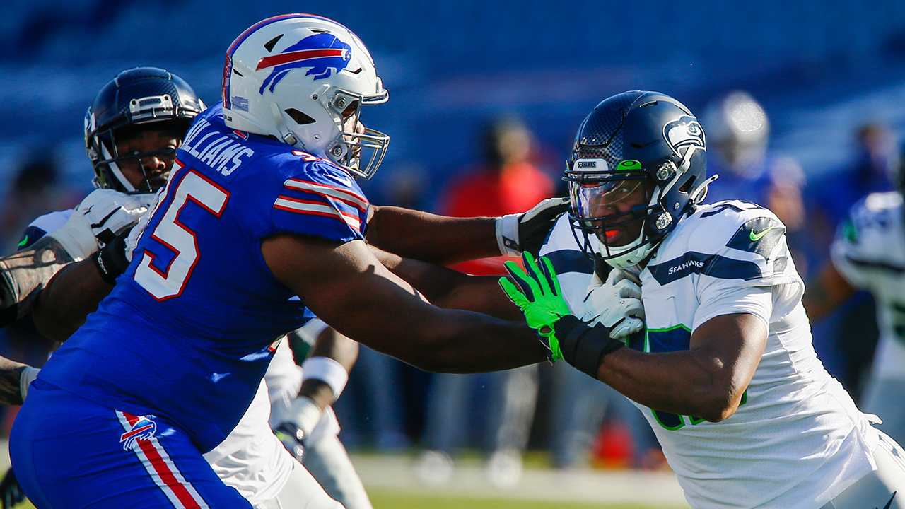 Buffalo Bills offensive tackle Daryl Williams (75) gets into