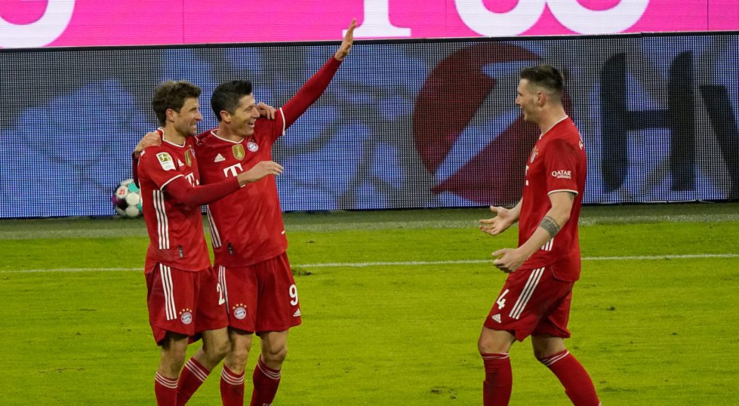 Lewandowski+Nets+Hat-Trick+as+Bayern+Crushes+Gladbach