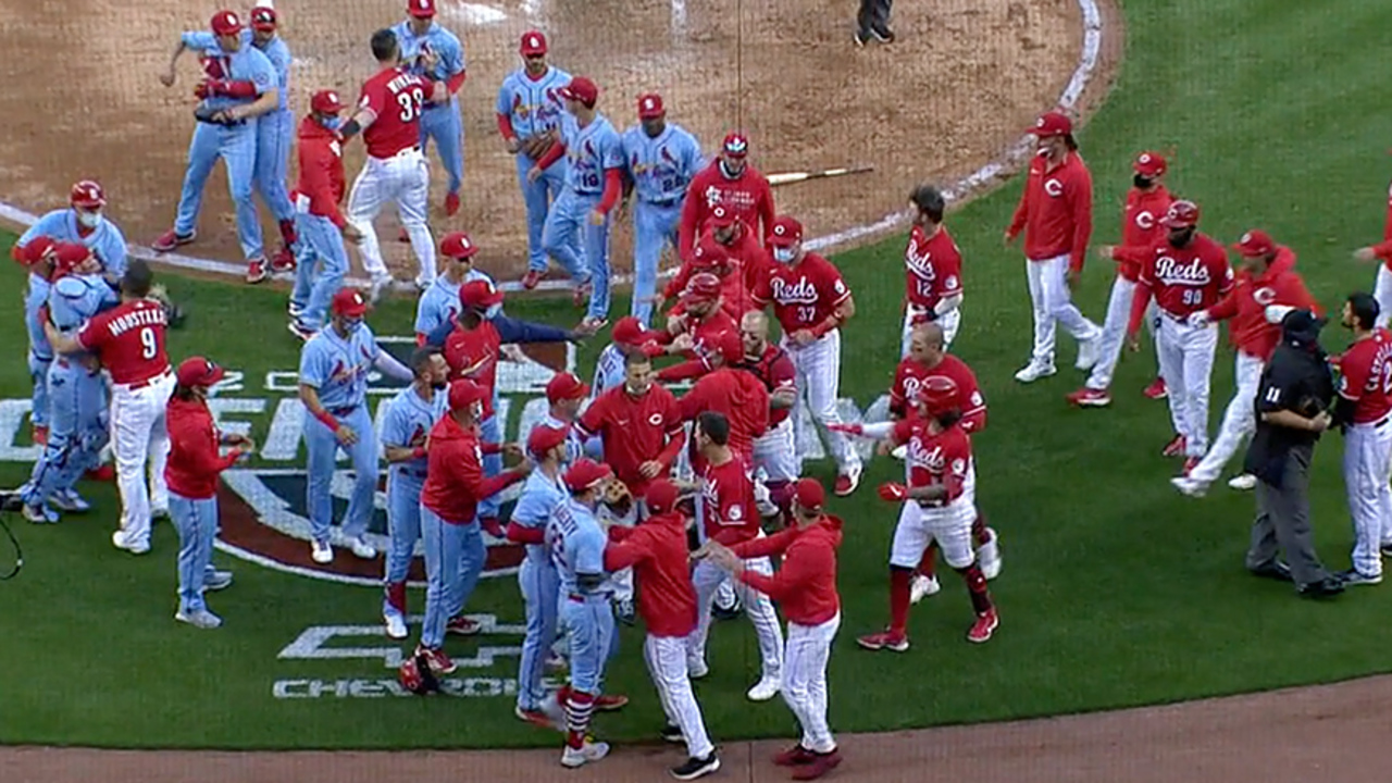 Reds' Nicholas Castellanos ejected after benches-clearing incident vs.  Cardinals 