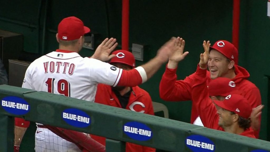 Joey Votto signs ball for fan after ejection: 'I am sorry I didn't play the
