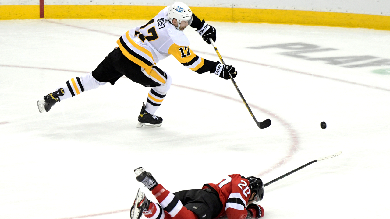 Crosby, Rust score as Penguins defeat Devils 4-2