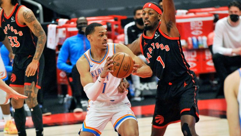 Toronto Raptors' Paul Watson (1) defends against Oklahoma City Thunder's Darius Bazley, left, during the first quarter of a basketball game Sunday, April 18, 2021, in St. Petersburg, Fla. (Steve Nesius/AP)