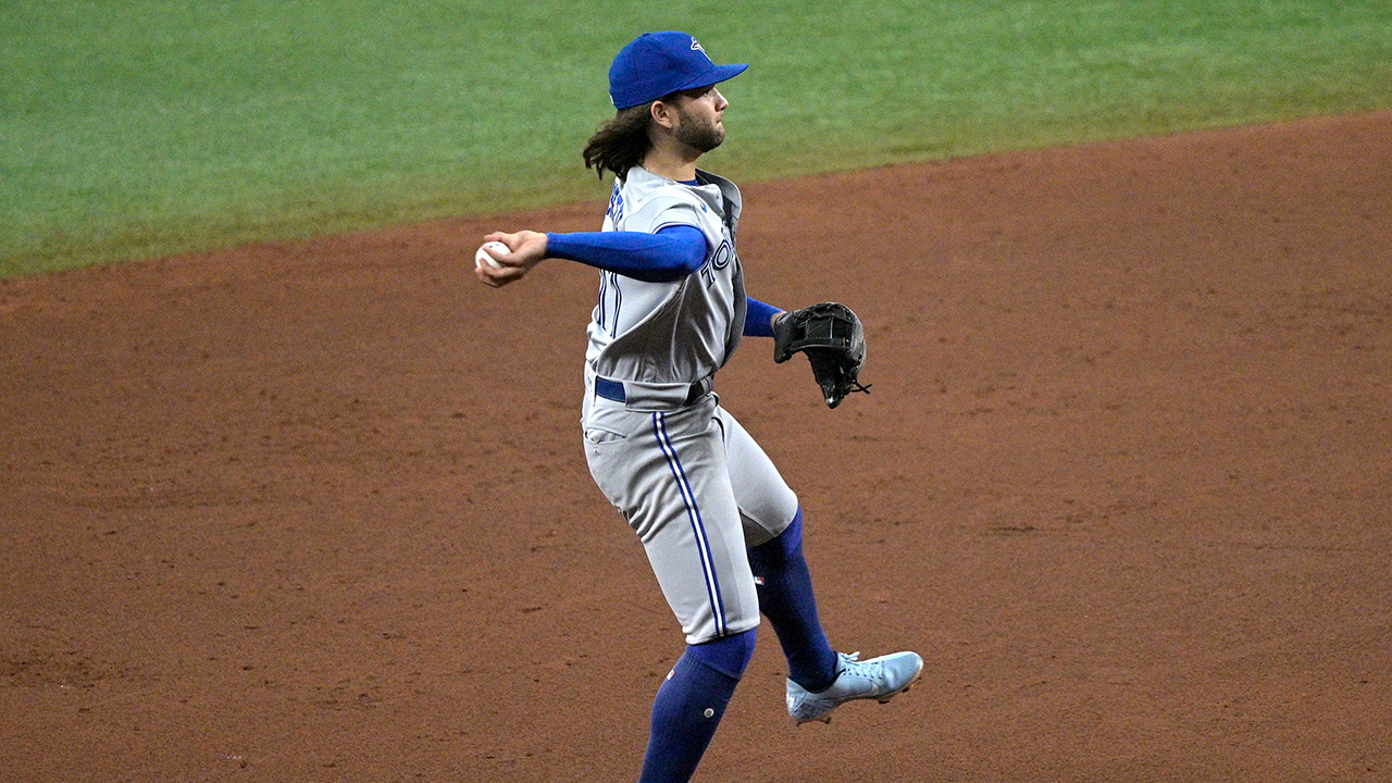 Blue Jays should play long game with Bichette's position