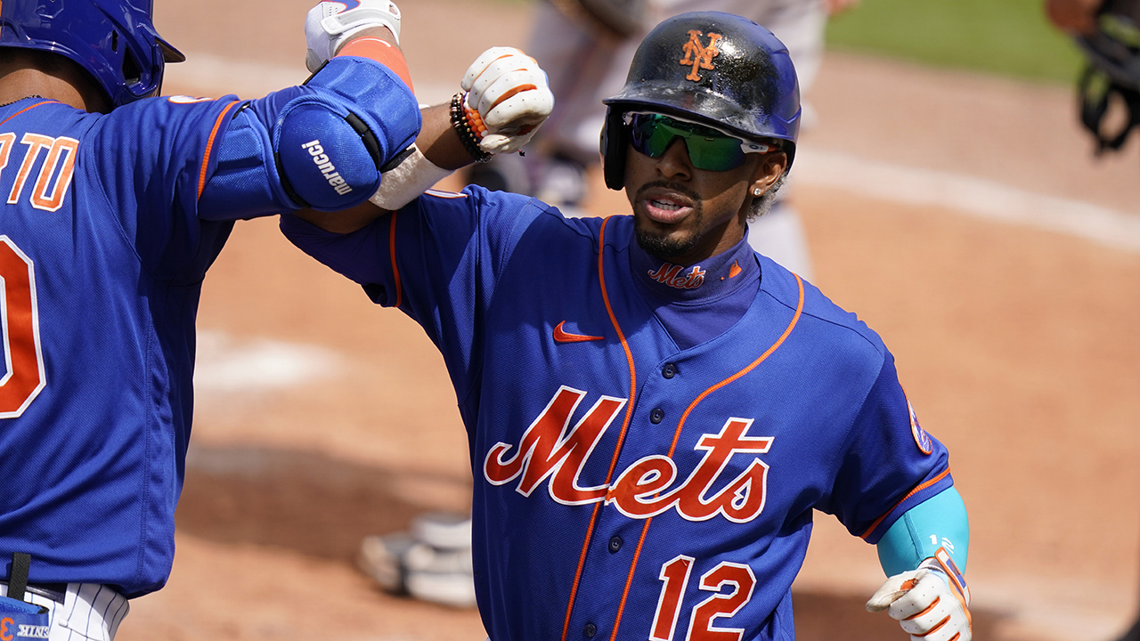 Mets place Lindor on injured list with oblique strain, say deGrom