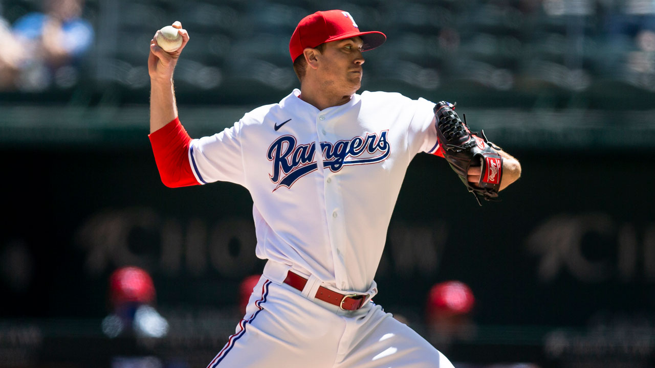 Phillies acquire pitchers Kyle Gibson, Ian Kennedy from Rangers