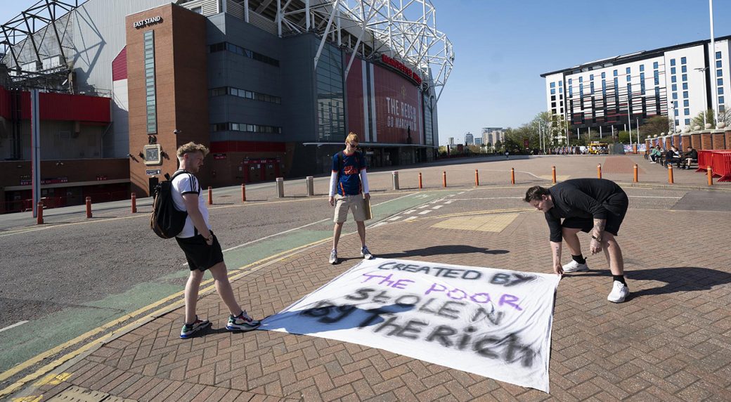 NFL fans, protesters come face-to-face outside Lucas Oil Stadium