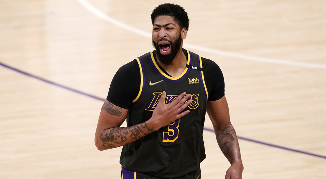 Anthony Davis returns to Lakers lineup vs. Mavs on minutes restriction