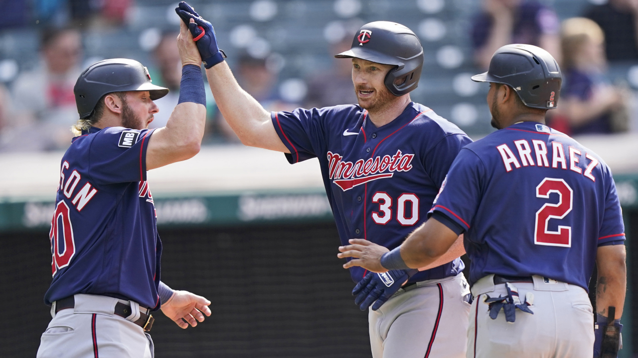 A full plate: Twins' Donaldson scores MLB's 2 millionth run