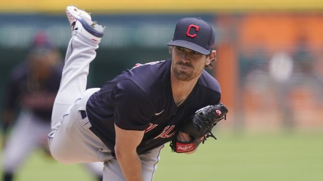 Cleveland Indians put Shane Bieber on injured list; won't throw for two  weeks with right shoulder strain 