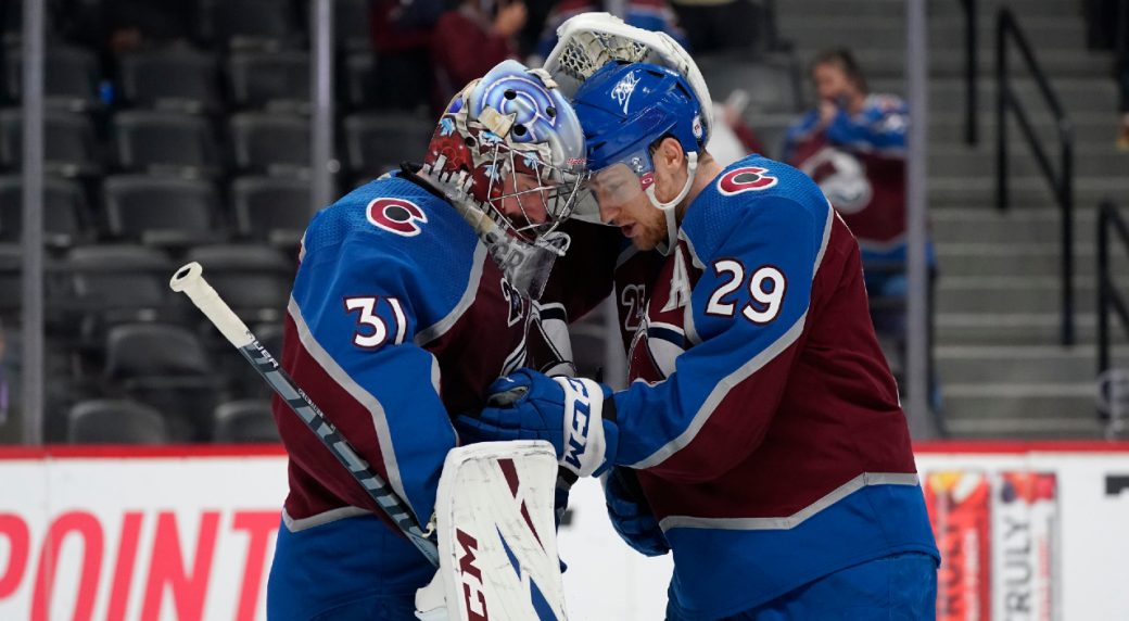 Avalanche sweep Blues, advance to second round of 