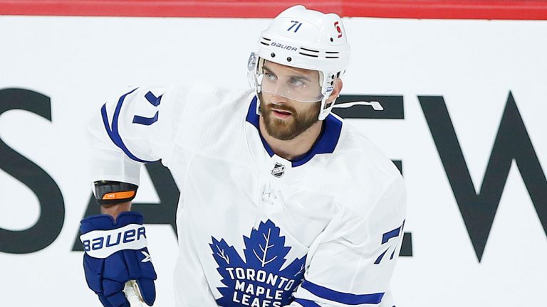 Toronto Maple Leafs' Nick Foligno (71) skates. (John Woods/CP)