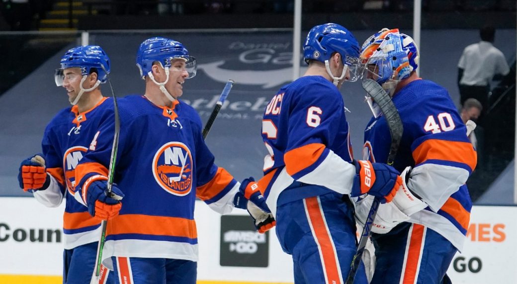 Islanders beat Rangers to clinch playoff spot for 