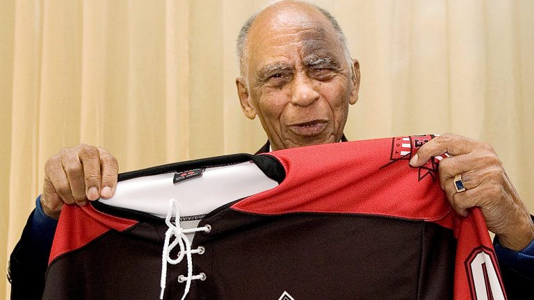 Order of Canada recipient Herb Carnegie in 2009. (Darren Calabrese/CP)