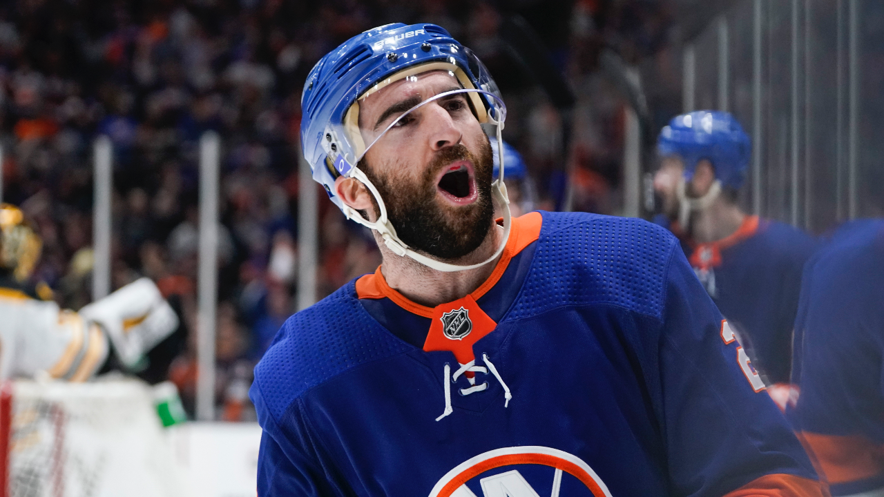New York Islanders Sign Centre To Long Term Contract