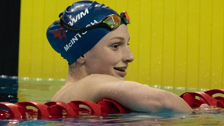 Summer McIntosh smiles after winning the Women’s 800m Freestyle at the 2020 Olympic Swimming Trials in Toronto, Monday, June 21, 2021. (Frank Gunn / CP)