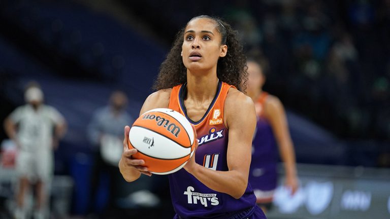 Skylar Diggins-Smith of the Phoenix Mercury shoots a free throw against the Minnesota Lynx on May 14, 2021, in Minneapolis, Minnesota. (Jordan Johnson/NBAE via Getty Images)