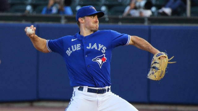 Jays' Guerrero hits 3 HRs vs Yanks despite bloodied hand