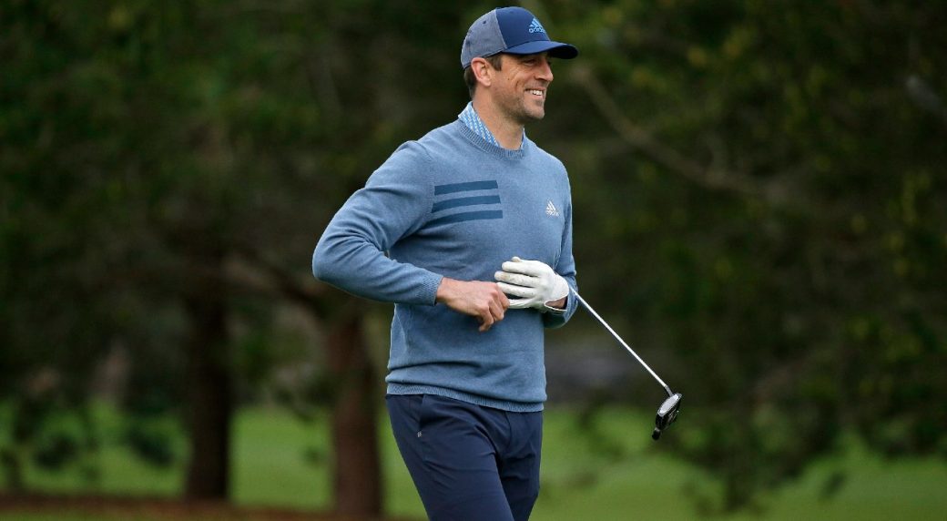 Aaron Rodgers to golf against Tom Brady in “The Match”