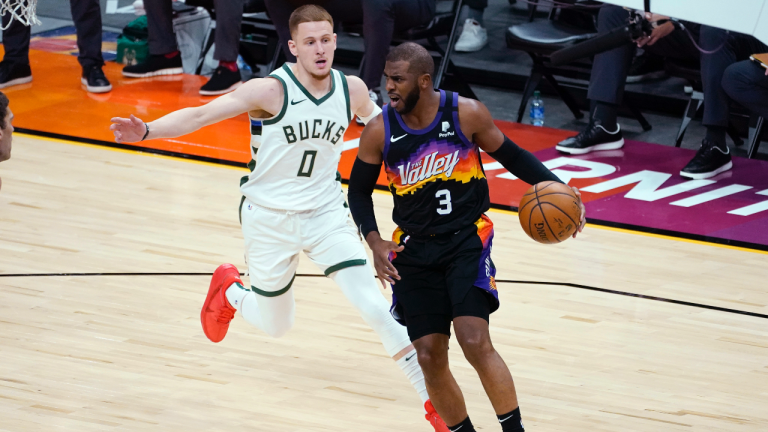 Phoenix Suns guard Chris Paul (3) looks to pass. (Matt York / AP) 