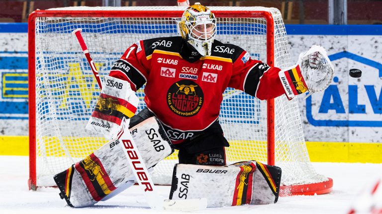 Goalie Jesper Wallstedt. (Photo by Simon Eliasson)