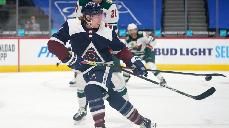 Colorado Avalanche left wing Matt Calvert has announced his retirement. (David Zalubowski/AP)