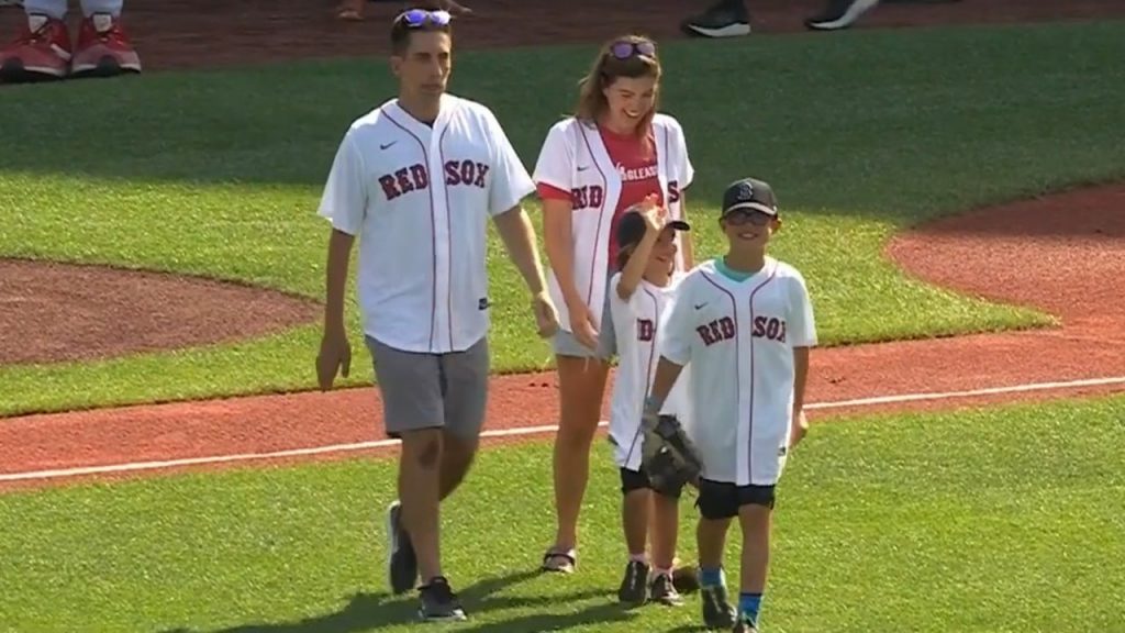 Lucic celebrates return to Bruins with 1st pitch at Fenway Park