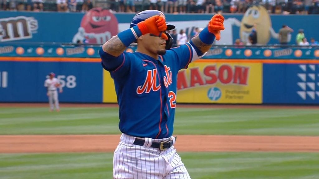 Javier Baez explains why Mets use thumbs-down celebration