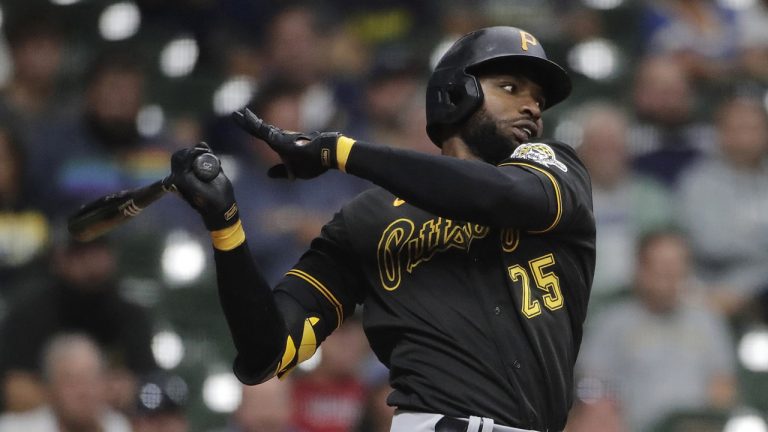 Pittsburgh Pirates' Gregory Polanco watches his RBI single during the 10th inning of the team's baseball game against the Milwaukee Brewers. (Aaron Gash/AP)