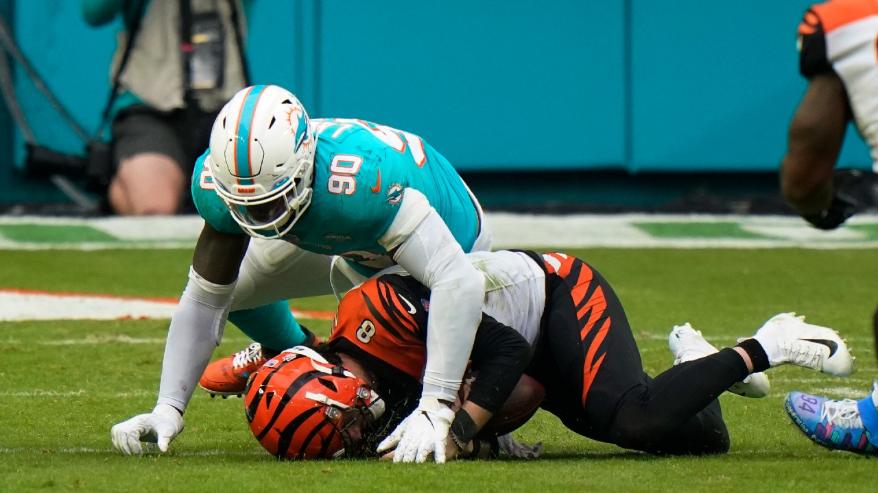 Dolphins deal with Texans: Shaq Lawson for Benardrick McKinney