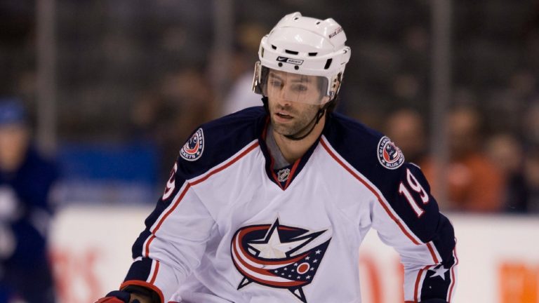 Michael Peca finished his NHL career with the Columbus Blue Jackets in 2008-09. (Adrian Wyld/CP)