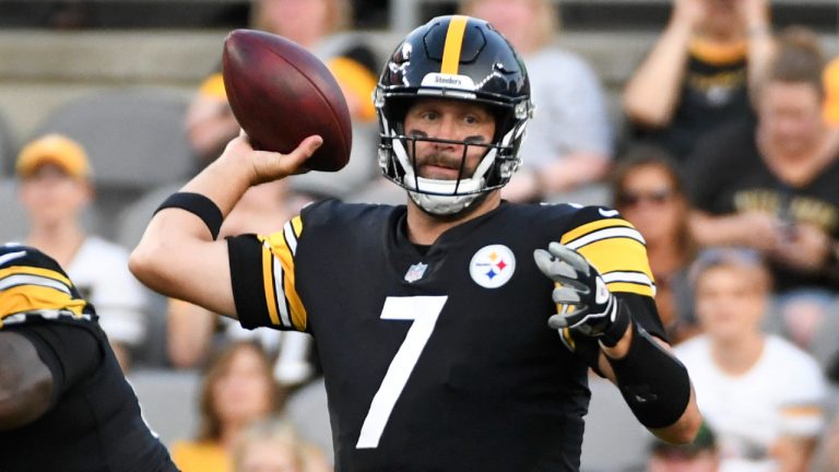 Pittsburgh Steelers quarterback Ben Roethlisberger throws a pass. (Fred Vuich/AP) 
