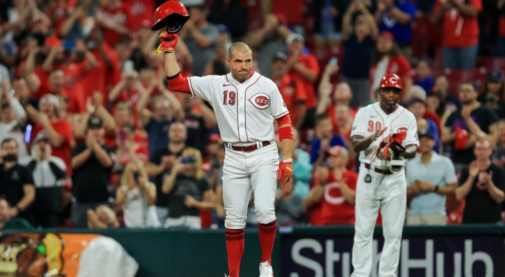 Reds Joey Votto Becomes Second Canadian In Mlb History To Reach 2000 Hits