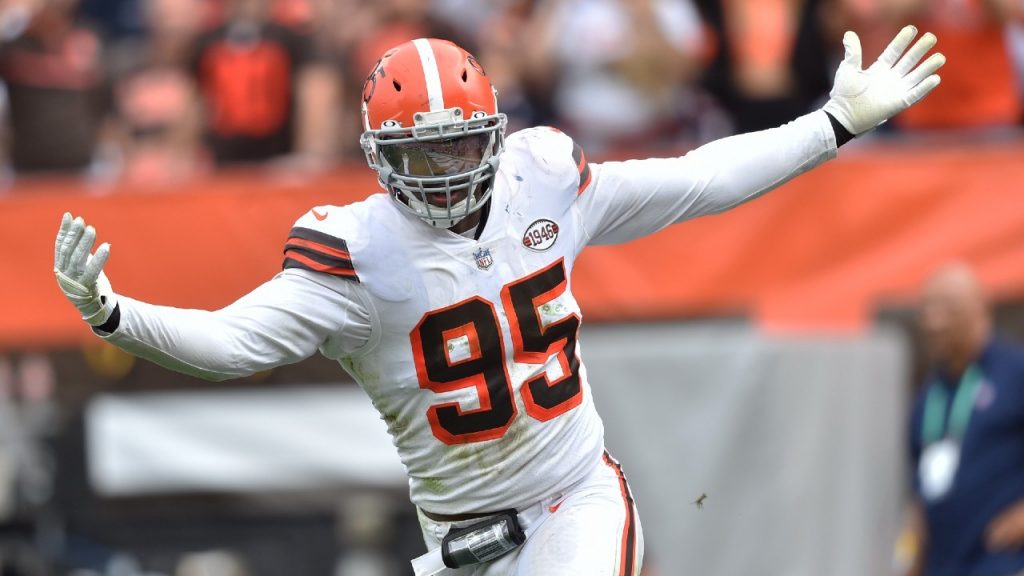 Myles Garrett sets Browns single-game sack record, defensive line dominates  in 26-6 win over Bears 