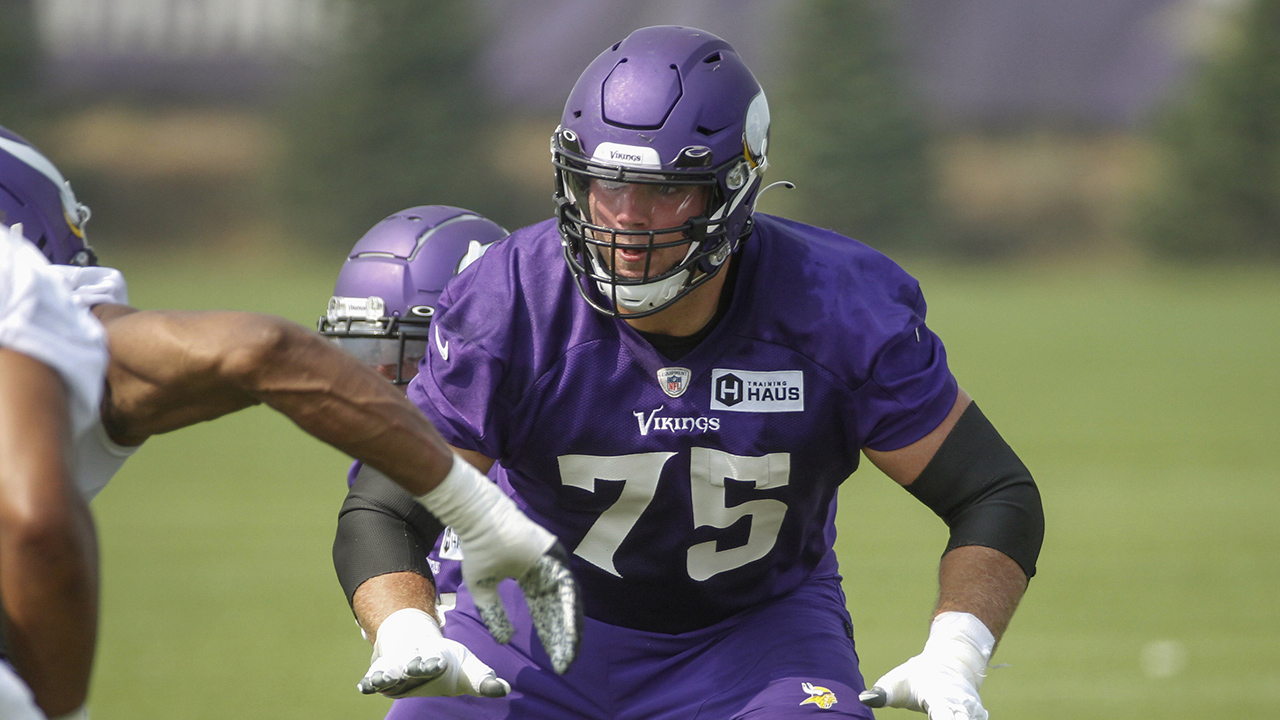 Vikings sign right tackle Brian O'Neill to contract extension