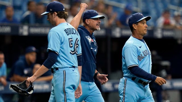 Blue Jays win final two spring games before MLB suspends operations