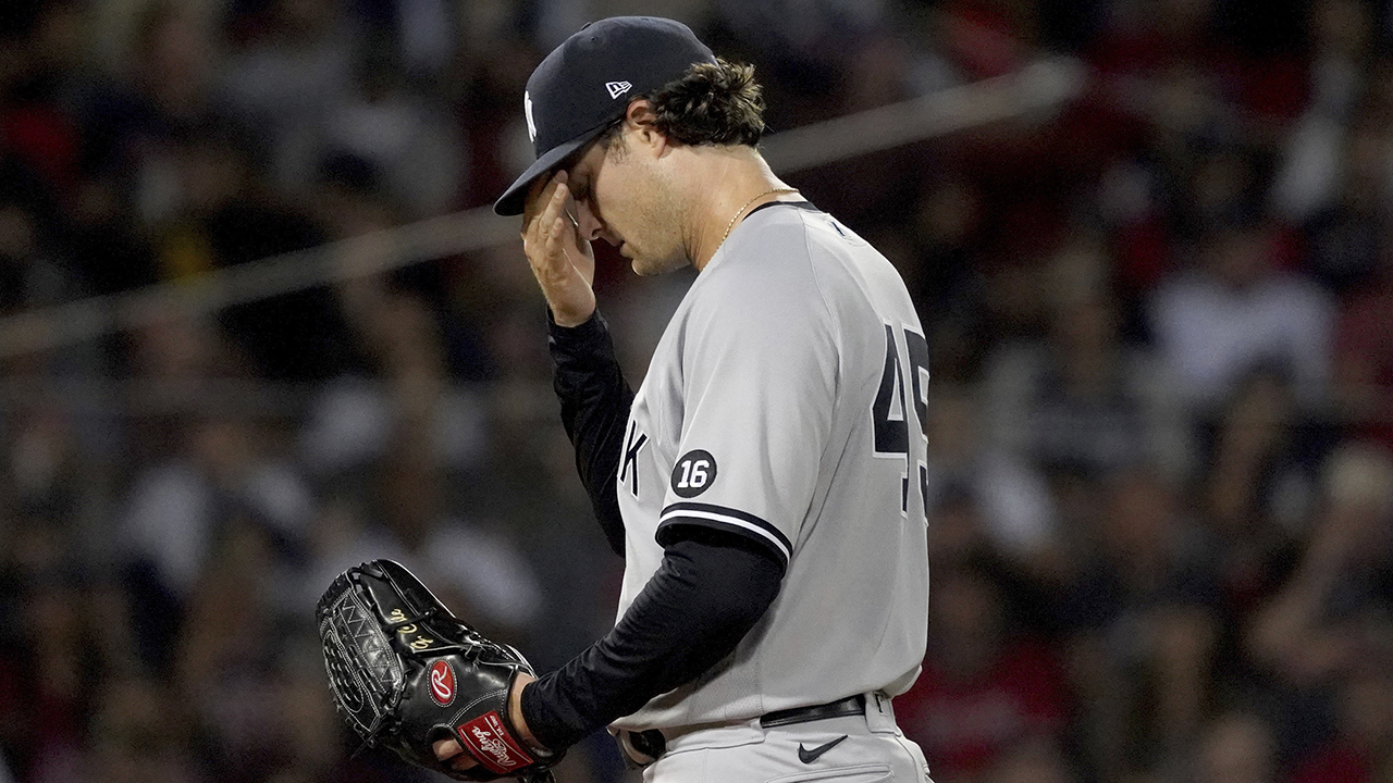 Bo Bichette homers twice, Blue Jays top Yanks 6-5, tighten race