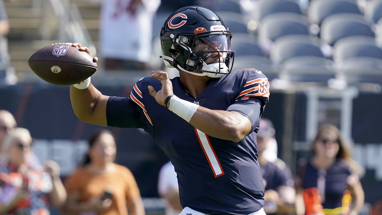 Justin Fields Takes Over for Andy Dalton in Win Against Bengals 