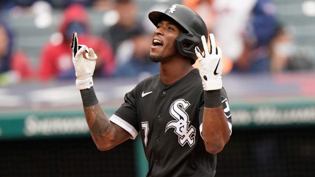 White Sox suspend Sale, then beat Tigers 4-3 on Eaton single