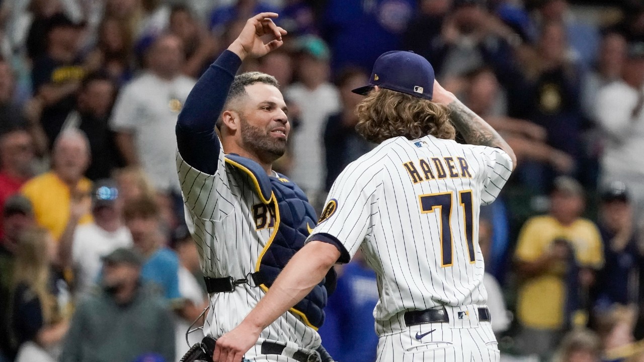 Brewers to honor Corbin Burnes, Josh Hader at pre-game ceremony