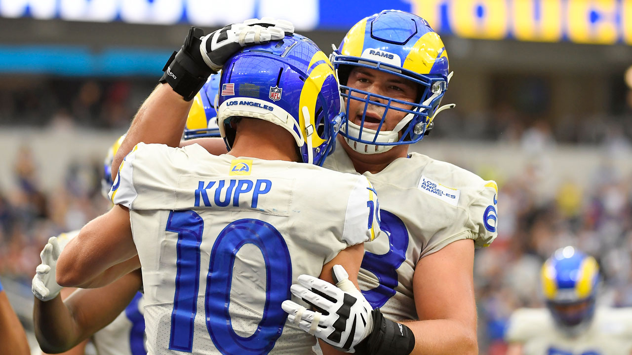 Rams' Stafford throws for 4 TDs, outduels Brady and Bucs