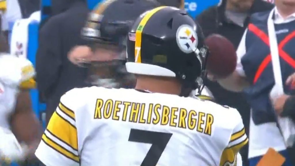 Ben Roethlisberger becomes seventh player in NFL history to throw