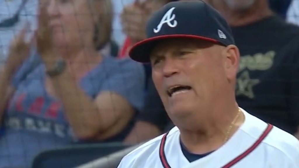 Atlanta Braves fan hit by foul ball ices bump with cold can of beer