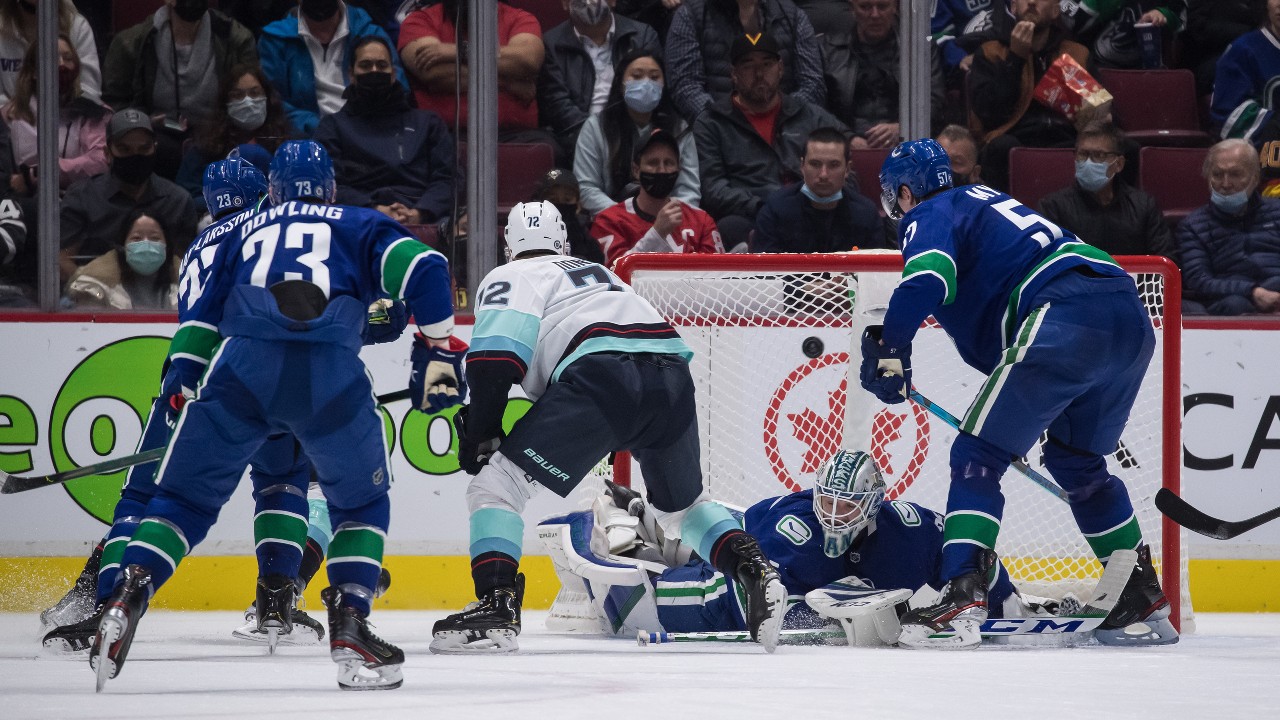 Canucks notebook: Justin Dowling making solid case to stick thumbnail