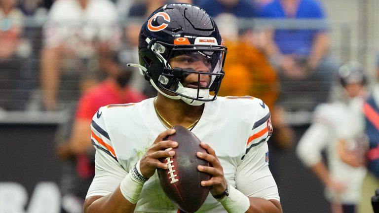 Chicago Bears quarterback Justin Fields. (Rick Scuteri/AP).